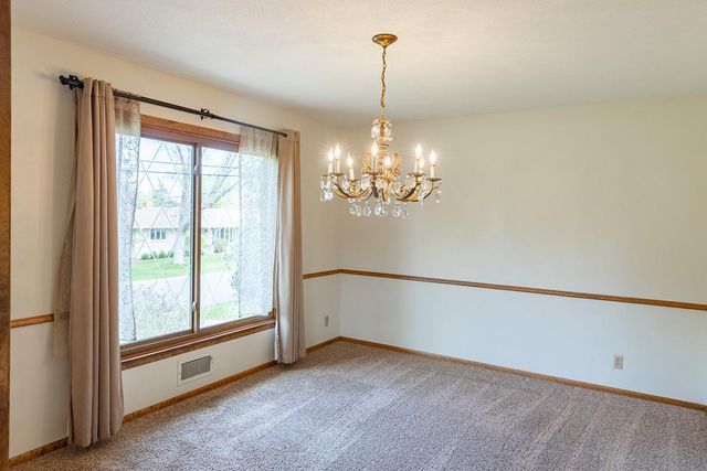 2454 Pascal Street, Roseville, MN 55113