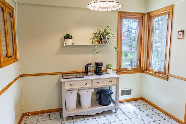 2454 Pascal Street, Roseville, MN 55113