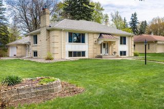 2454 Pascal Street, Roseville, MN 55113