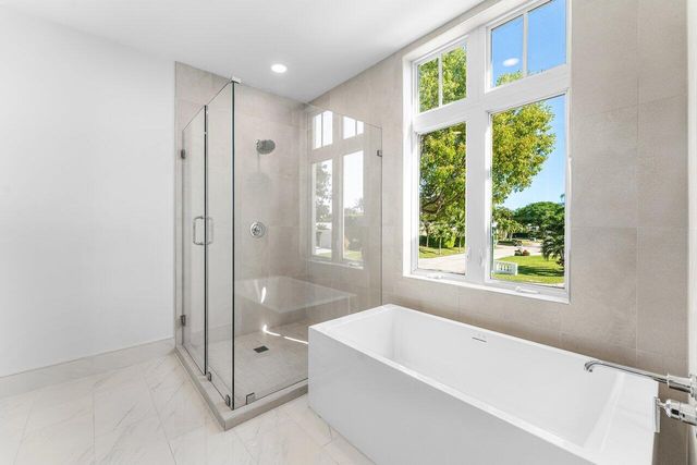 178 Lake Drive 4102, Palm Beach Shores, FL 33404