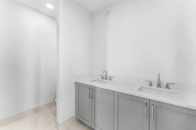 178 Lake Drive 4102, Palm Beach Shores, FL 33404