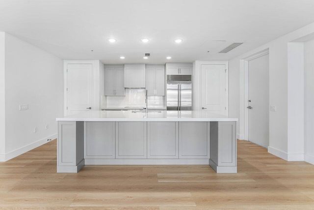 178 Lake Drive 4102, Palm Beach Shores, FL 33404