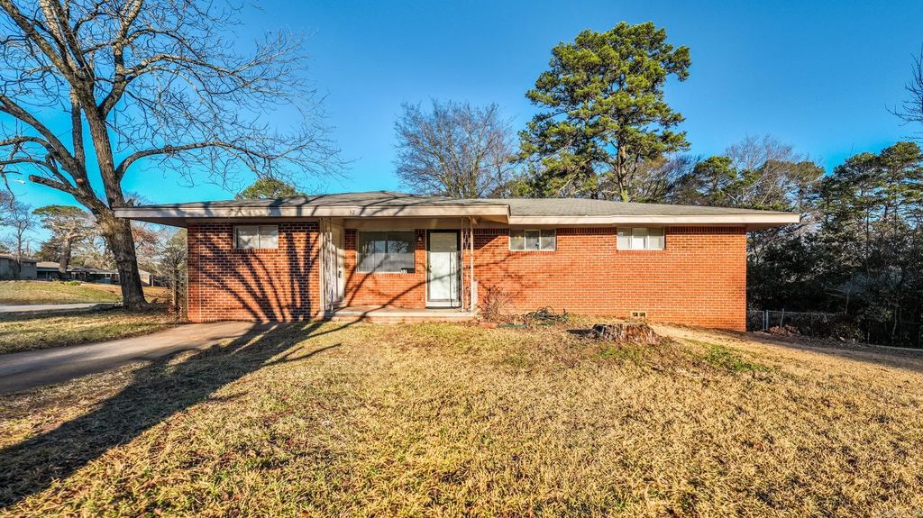 32 Rosemont Drive, Little Rock, AR 72204