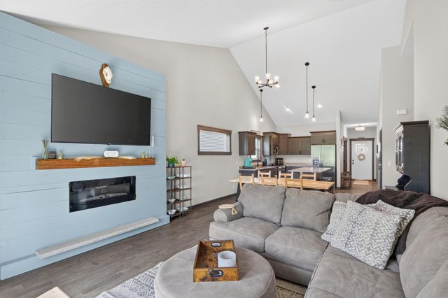 249 15th Street, Farmington, MN 55024