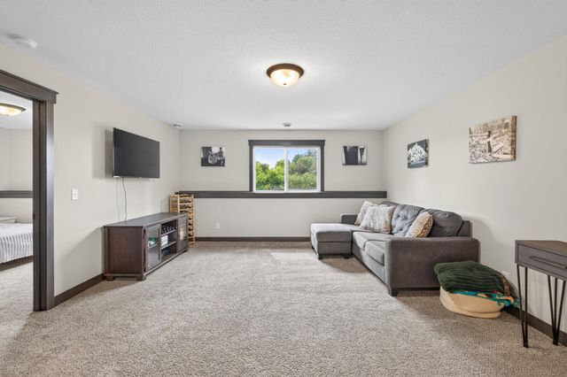 249 15th Street, Farmington, MN 55024
