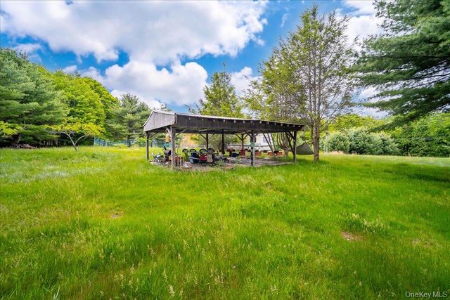101 Red Star Road, Greenfield Park, NY 12435
