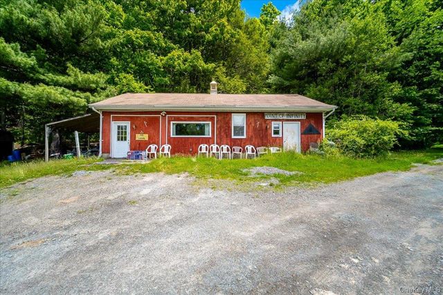 101 Red Star Road, Greenfield Park, NY 12435