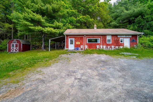 101 Red Star Road, Greenfield Park, NY 12435