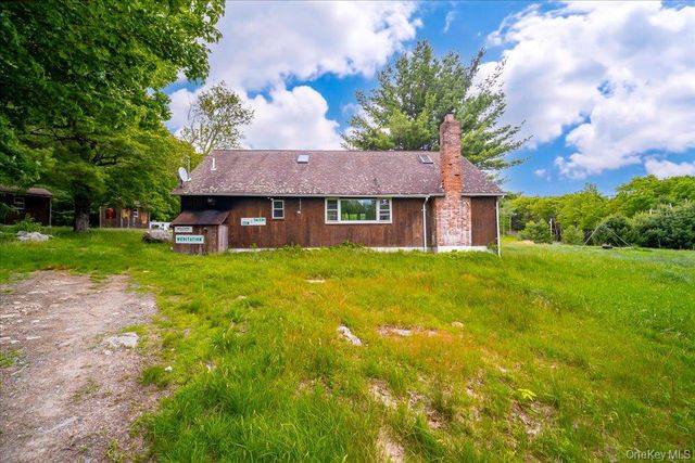 101 Red Star Road, Greenfield Park, NY 12435