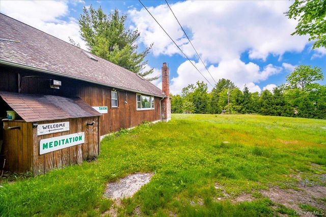 101 Red Star Road, Greenfield Park, NY 12435