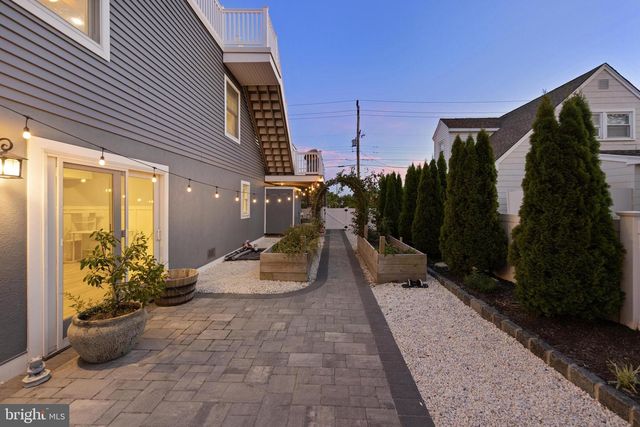 229 S 2ND ST, Surf City, NJ 08008