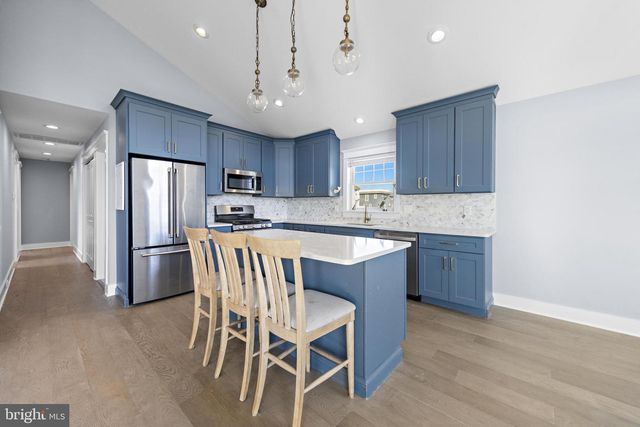 229 S 2ND ST, Surf City, NJ 08008