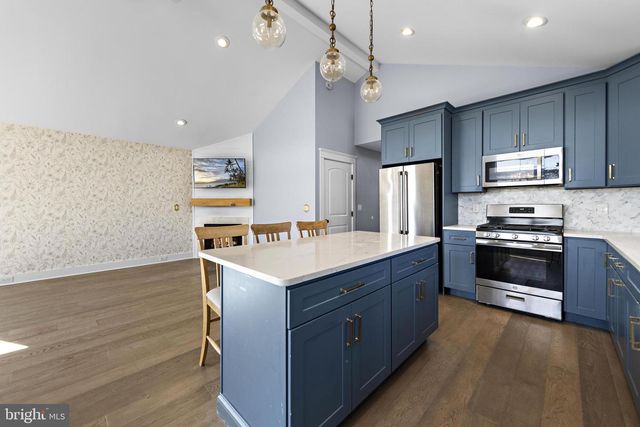 229 S 2ND ST, Surf City, NJ 08008
