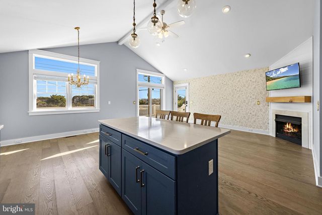 229 S 2ND ST, Surf City, NJ 08008