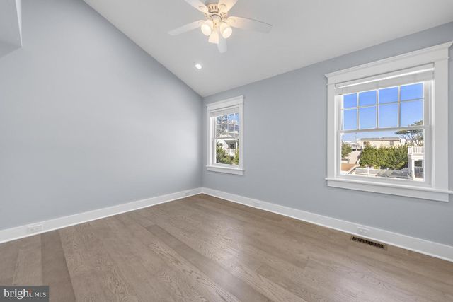 229 S 2ND ST, Surf City, NJ 08008