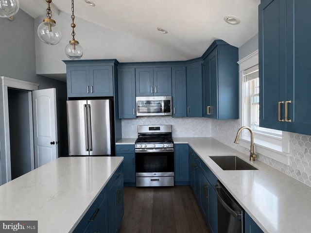 229 S 2ND ST, Surf City, NJ 08008