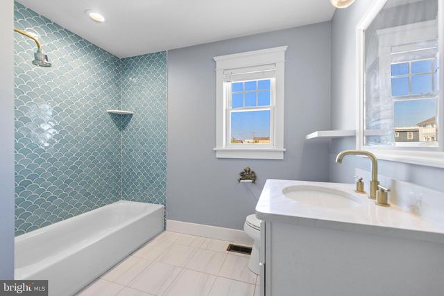 229 S 2ND ST, Surf City, NJ 08008