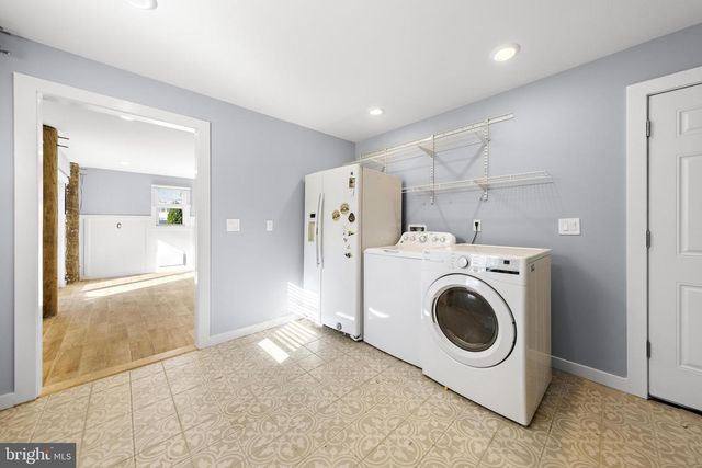 229 S 2ND ST, Surf City, NJ 08008