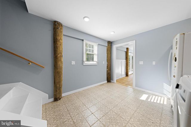 229 S 2ND ST, Surf City, NJ 08008