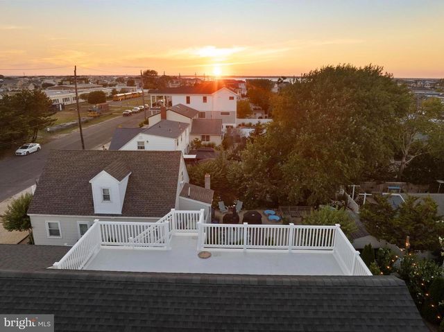 229 S 2ND ST, Surf City, NJ 08008