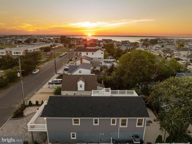 229 S 2ND ST, Surf City, NJ 08008