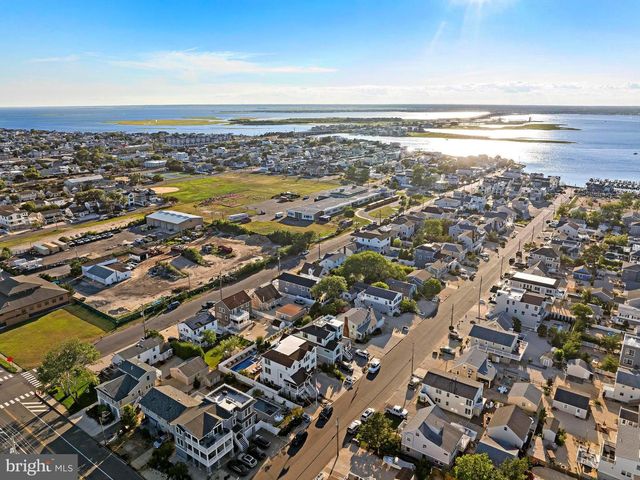229 S 2ND ST, Surf City, NJ 08008