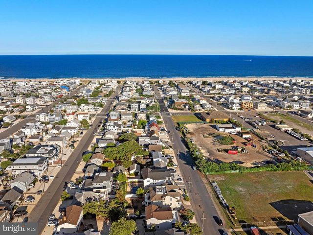 229 S 2ND ST, Surf City, NJ 08008