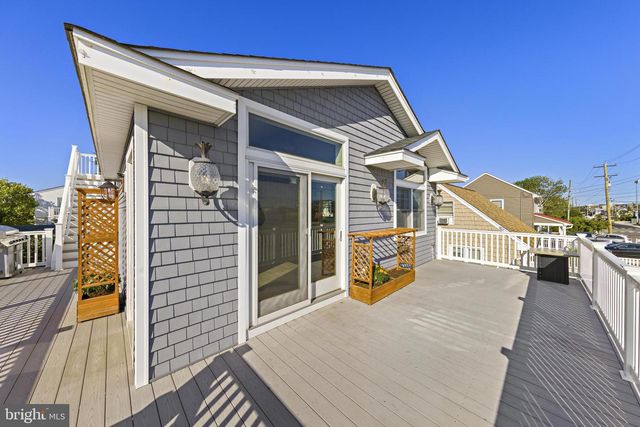 229 S 2ND ST, Surf City, NJ 08008