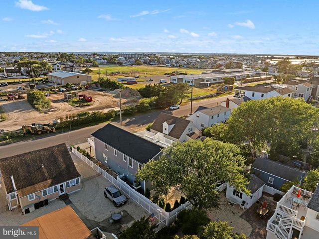 229 S 2ND ST, Surf City, NJ 08008
