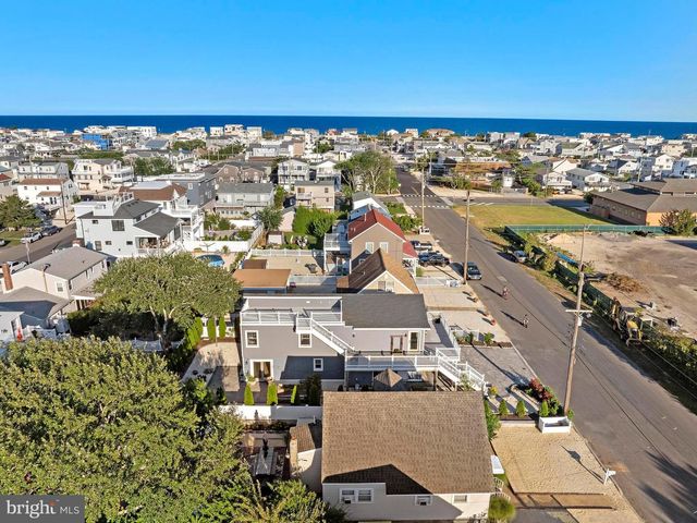 229 S 2ND ST, Surf City, NJ 08008