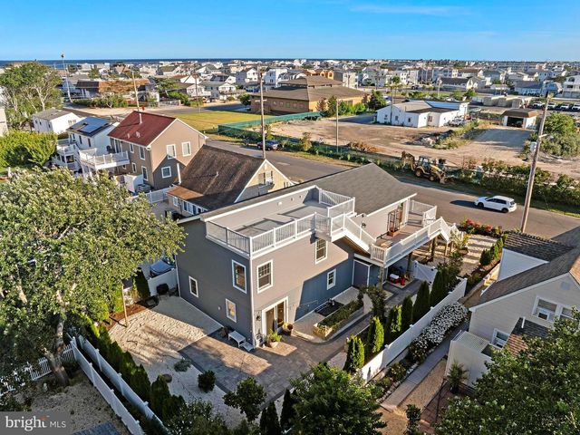 229 S 2ND ST, Surf City, NJ 08008