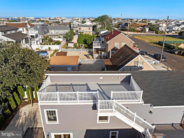 229 S 2ND ST, Surf City, NJ 08008