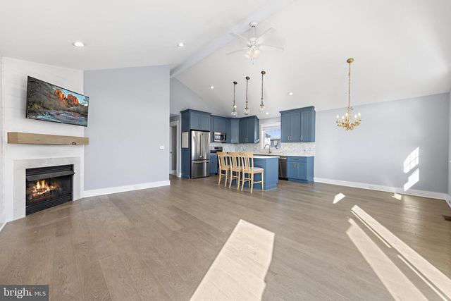 229 S 2ND ST, Surf City, NJ 08008