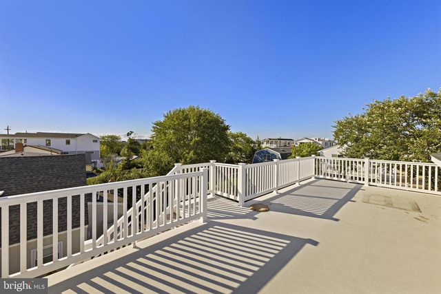 229 S 2ND ST, Surf City, NJ 08008