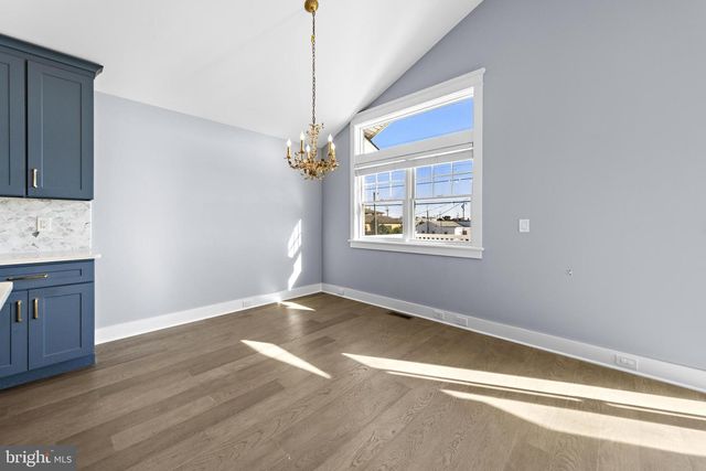 229 S 2ND ST, Surf City, NJ 08008