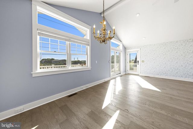 229 S 2ND ST, Surf City, NJ 08008