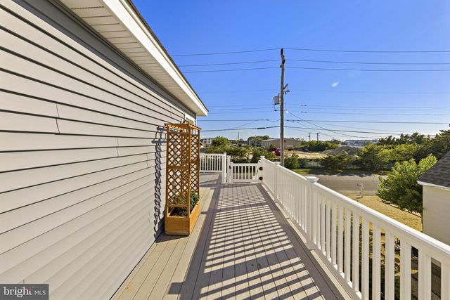 229 S 2ND ST, Surf City, NJ 08008