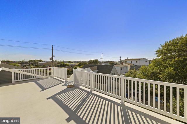 229 S 2ND ST, Surf City, NJ 08008
