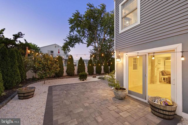 229 S 2ND ST, Surf City, NJ 08008