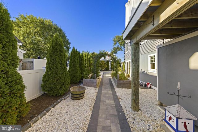 229 S 2ND ST, Surf City, NJ 08008