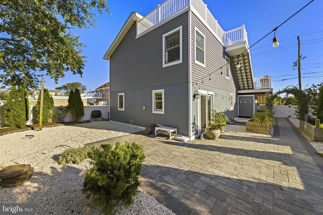 229 S 2ND ST, Surf City, NJ 08008