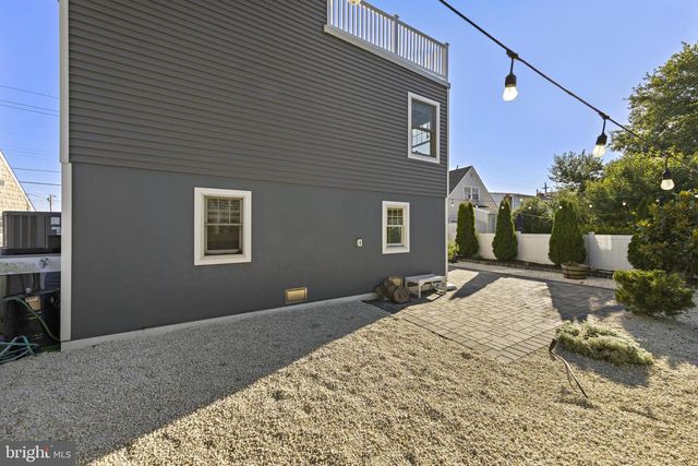 229 S 2ND ST, Surf City, NJ 08008
