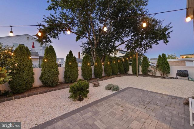 229 S 2ND ST, Surf City, NJ 08008