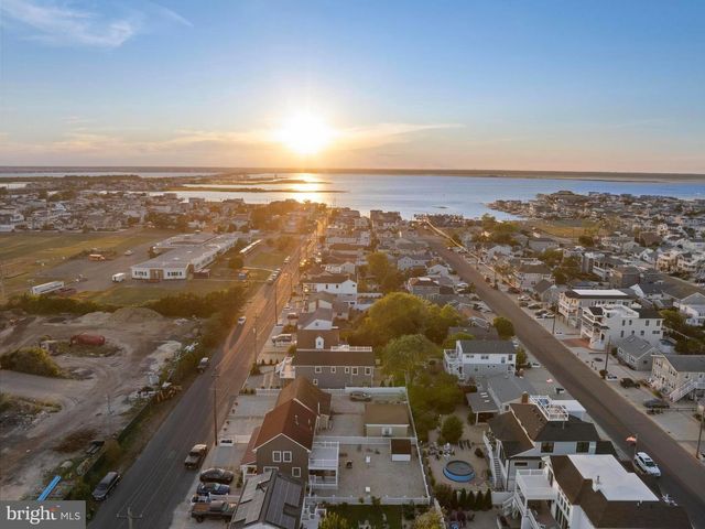 229 S 2ND ST, Surf City, NJ 08008