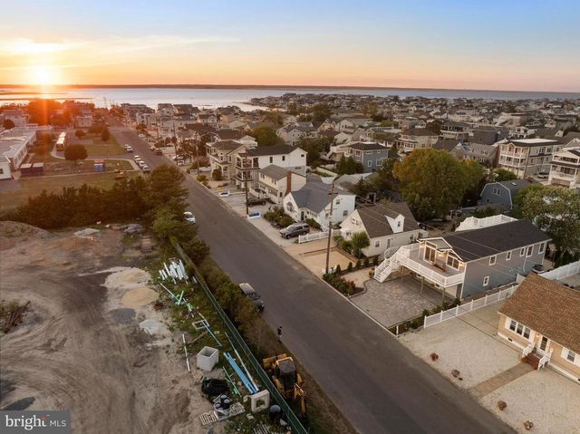229 S 2ND ST, Surf City, NJ 08008