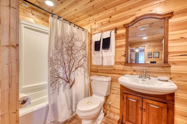 518 Rizzitello Lane, Blairsville, GA 30512