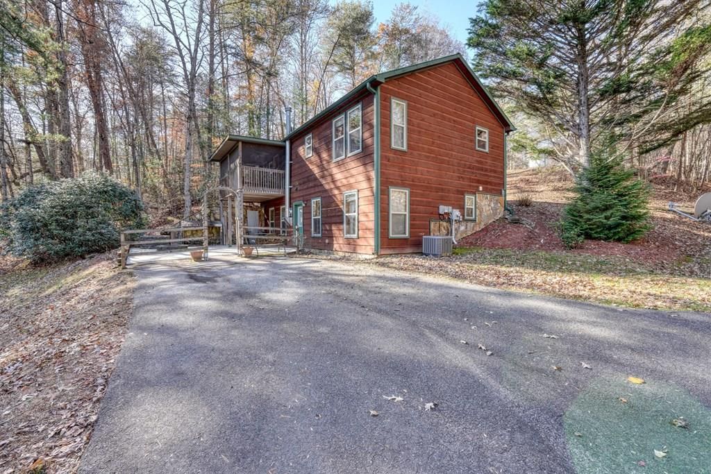518 Rizzitello Lane, Blairsville, GA 30512