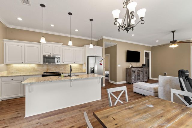 31 Riviera Dr., Hattiesburg, MS 39402