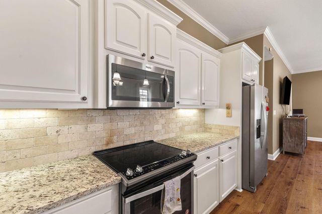 31 Riviera Dr., Hattiesburg, MS 39402