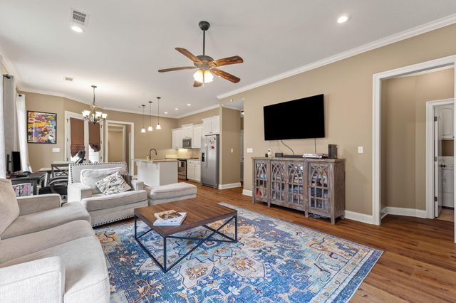 31 Riviera Dr., Hattiesburg, MS 39402